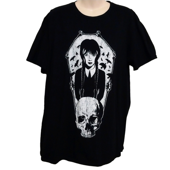 Wednesday Coffin Skull Scary Short Sleeve T-Shirt Sz L - Picture 1 of 4